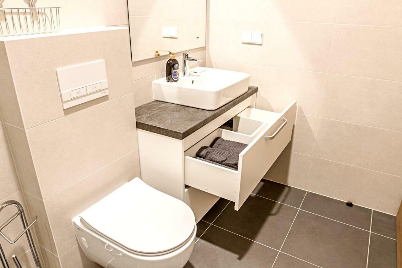Modern 1Bd Apartment In Old Town By Hostlovers Kaunas Luaran gambar